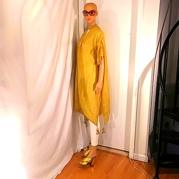 🔥🔥Like New Gucci Gold Leather Open Toe Heels - Picture 6 of 16